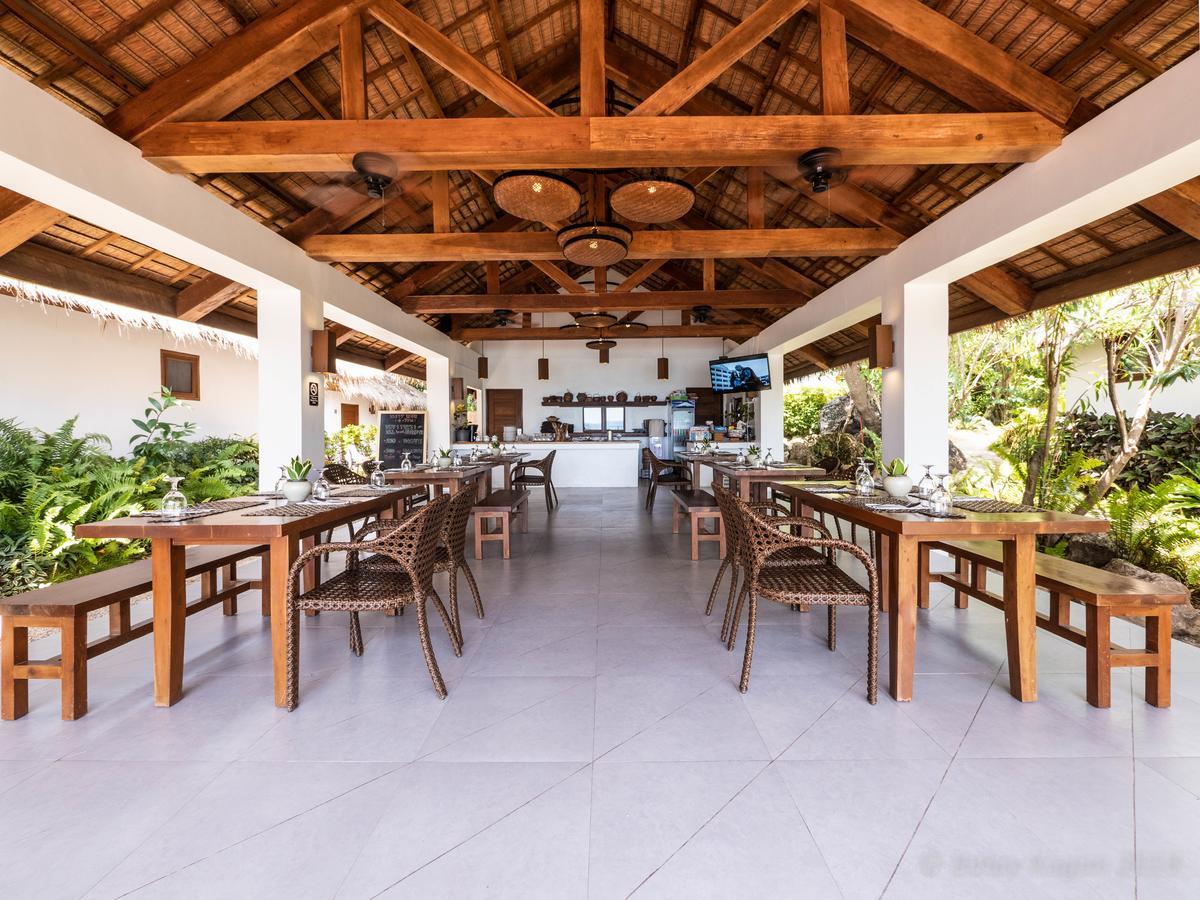 Hotel Balay Kogon à Carles Extérieur photo