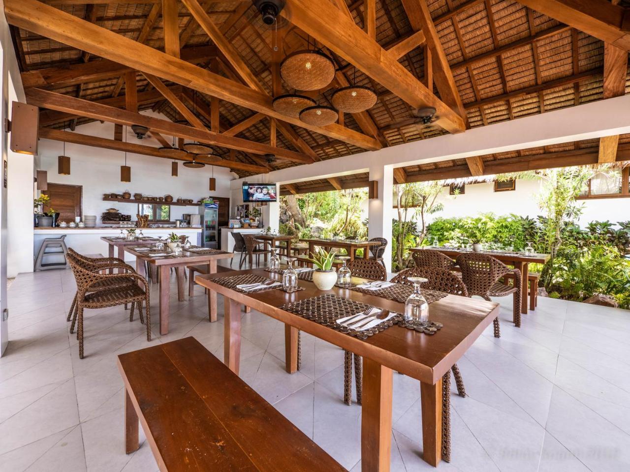 Hotel Balay Kogon à Carles Extérieur photo